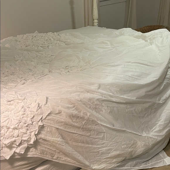 Anthropologie Sculpted Mums Shower Curtain - Picture 5 of 7